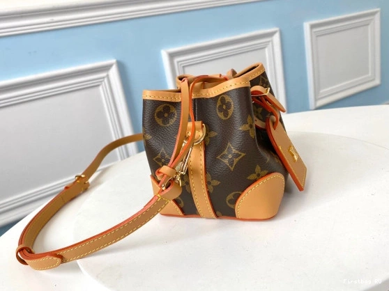 First bag ru LOUIS VUITTON PURSE NOÉ 0803